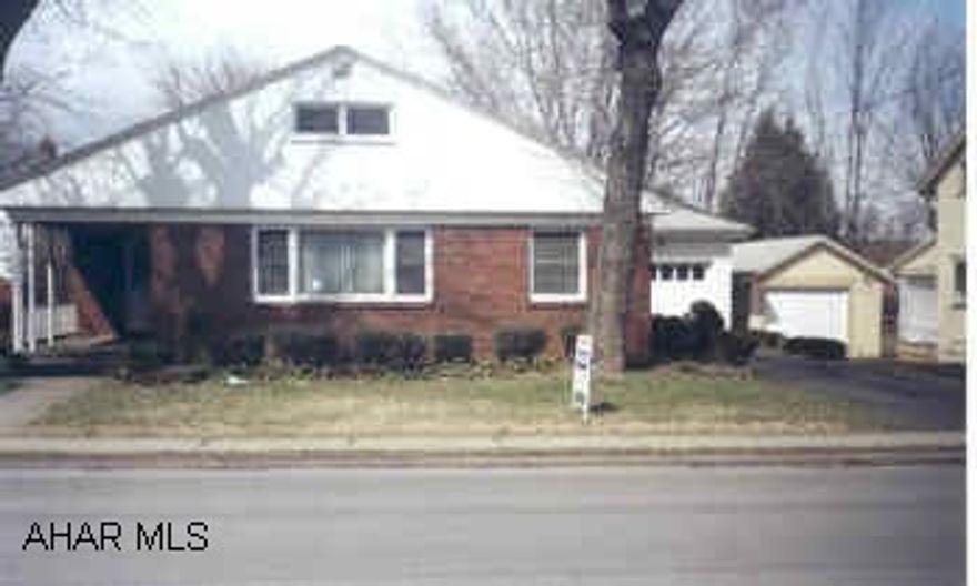 1 1/2 STORY BRICK WITH 1 CAR GARAGE. EXTRA LOT 3619 4TH AVENUE INCLUDED (48X130). NO SHOWINGS UNTIL 04/02/01.