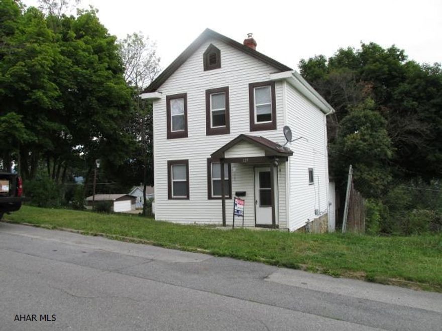 Sweet and cozy, 3 bedroom, 2 story, totally updated, main beam was replaced,new gutters, patio, fence, programmable thermastat, new loilet, shower surround, sink and flooring and entry door. Won't last, move-in condition. Nice corner lot.