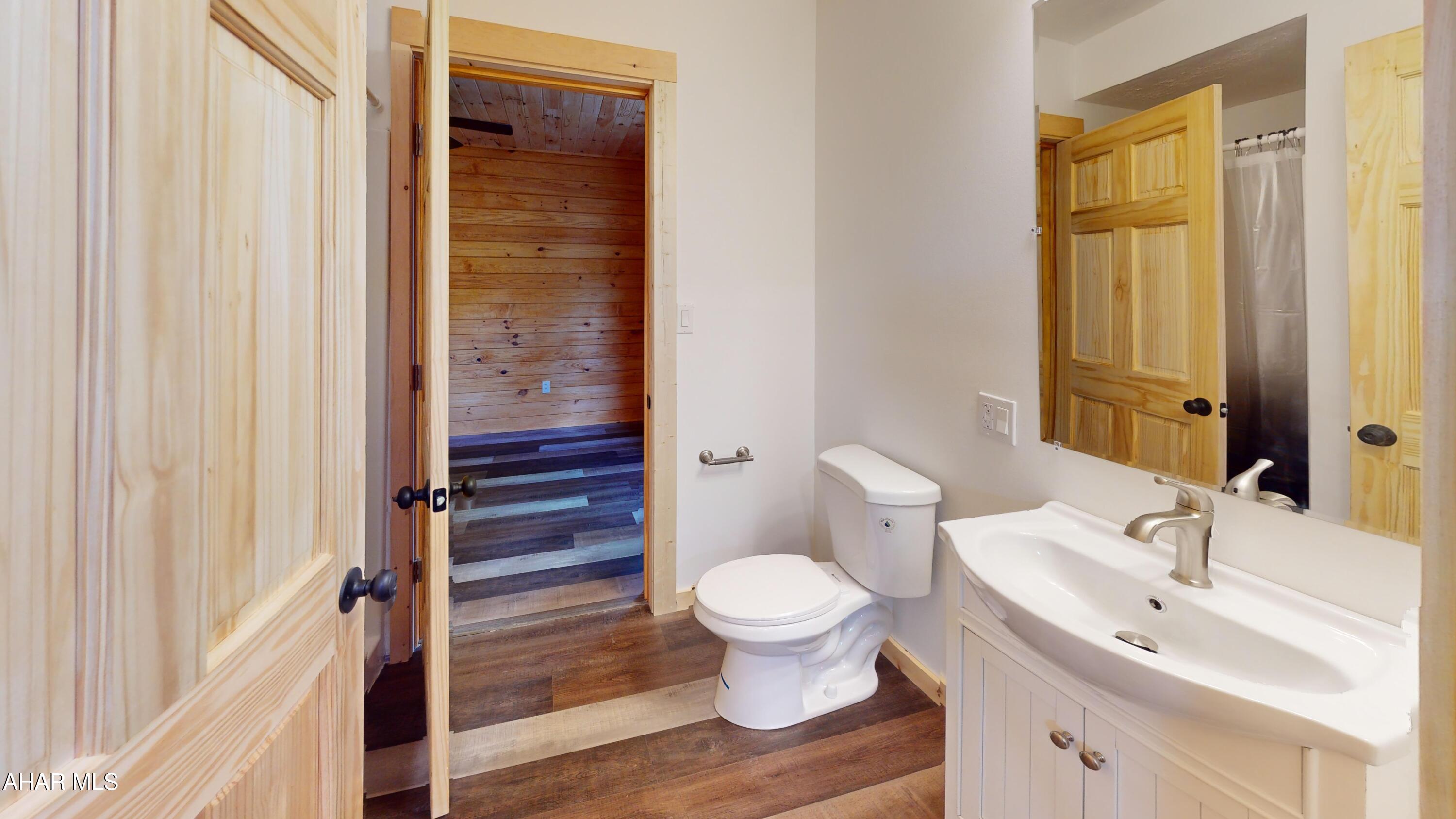 Glendale Yearound - Residential