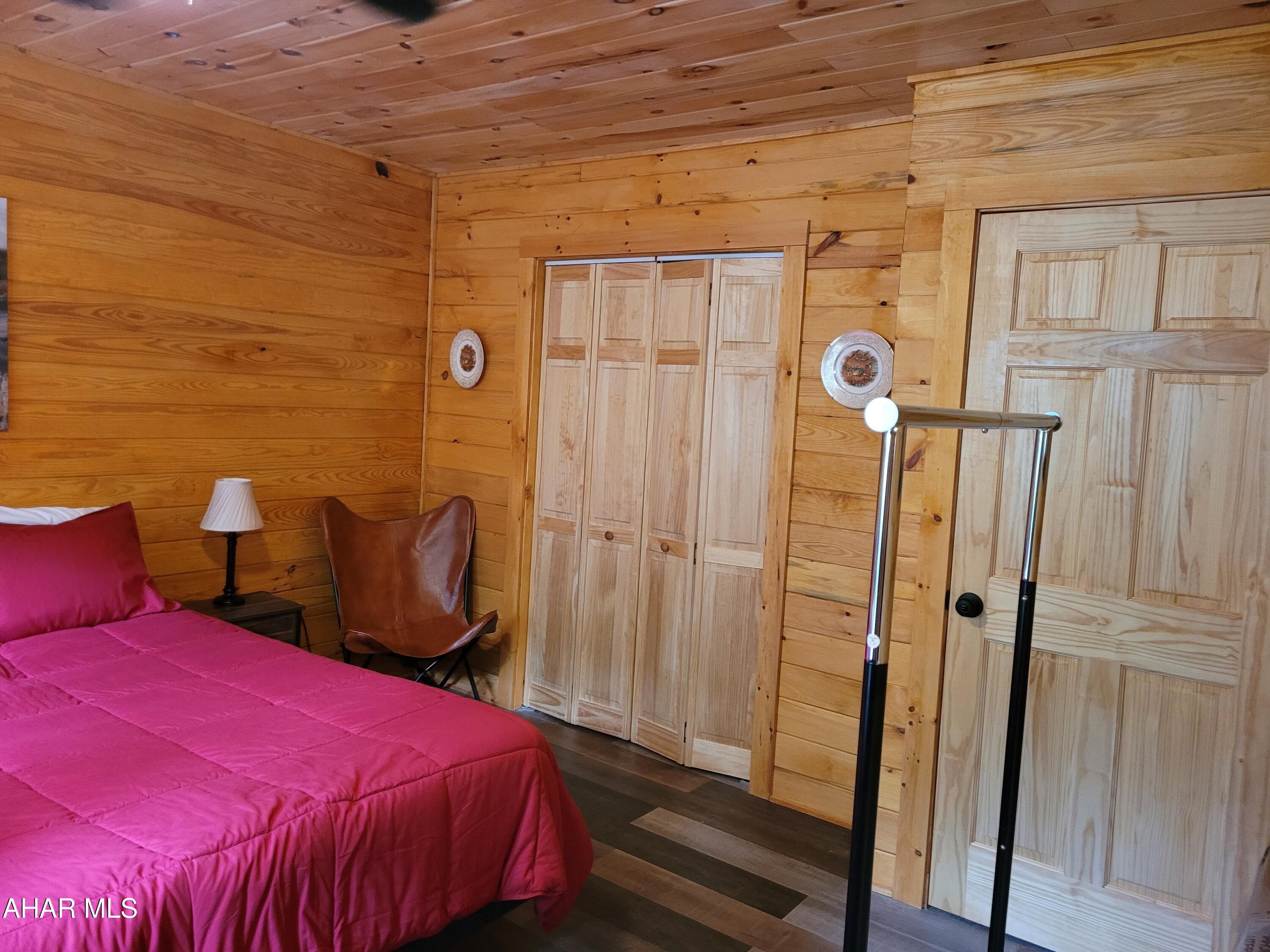 Glendale Yearound - Residential