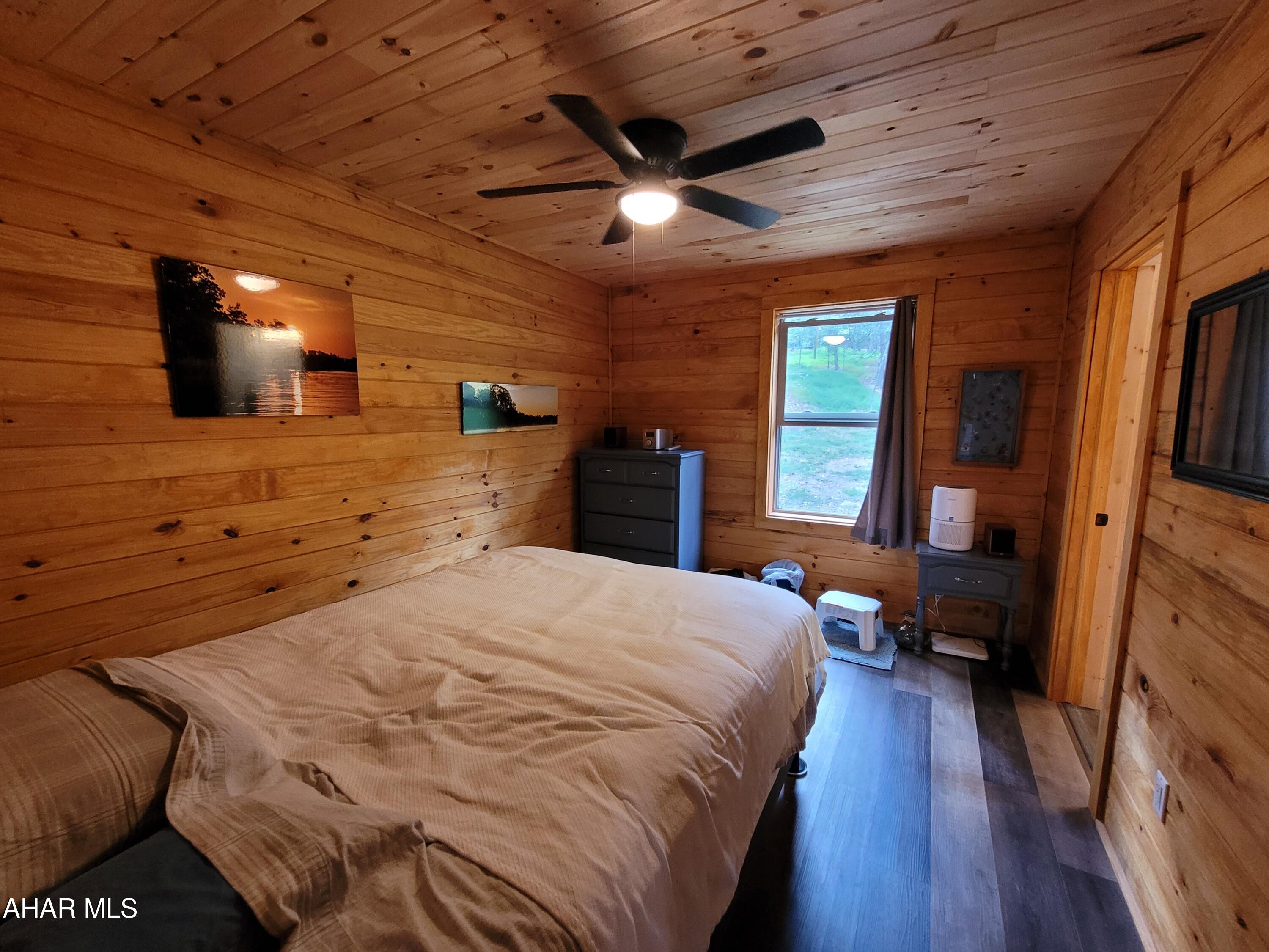 Glendale Yearound - Residential