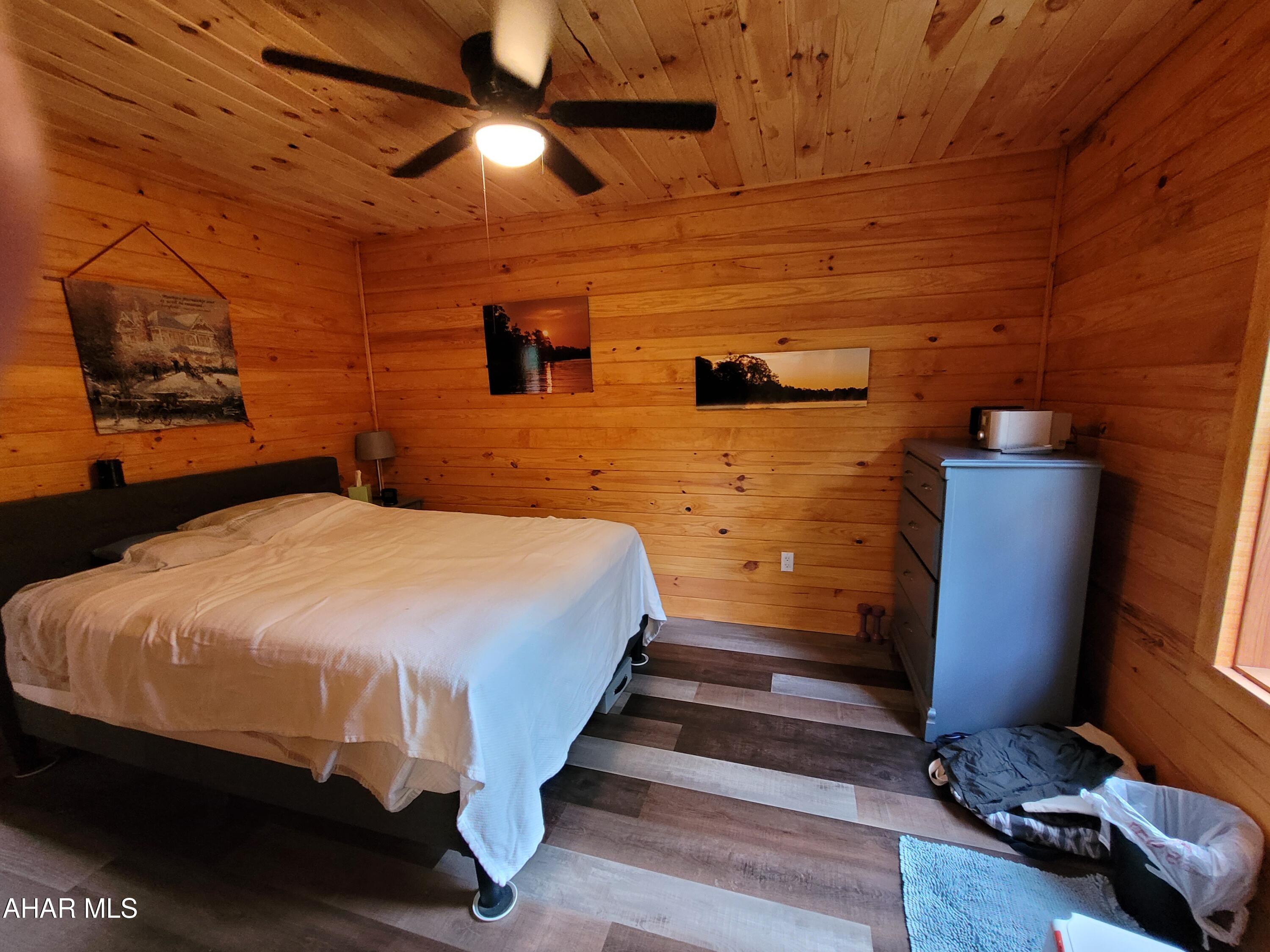 Glendale Yearound - Residential