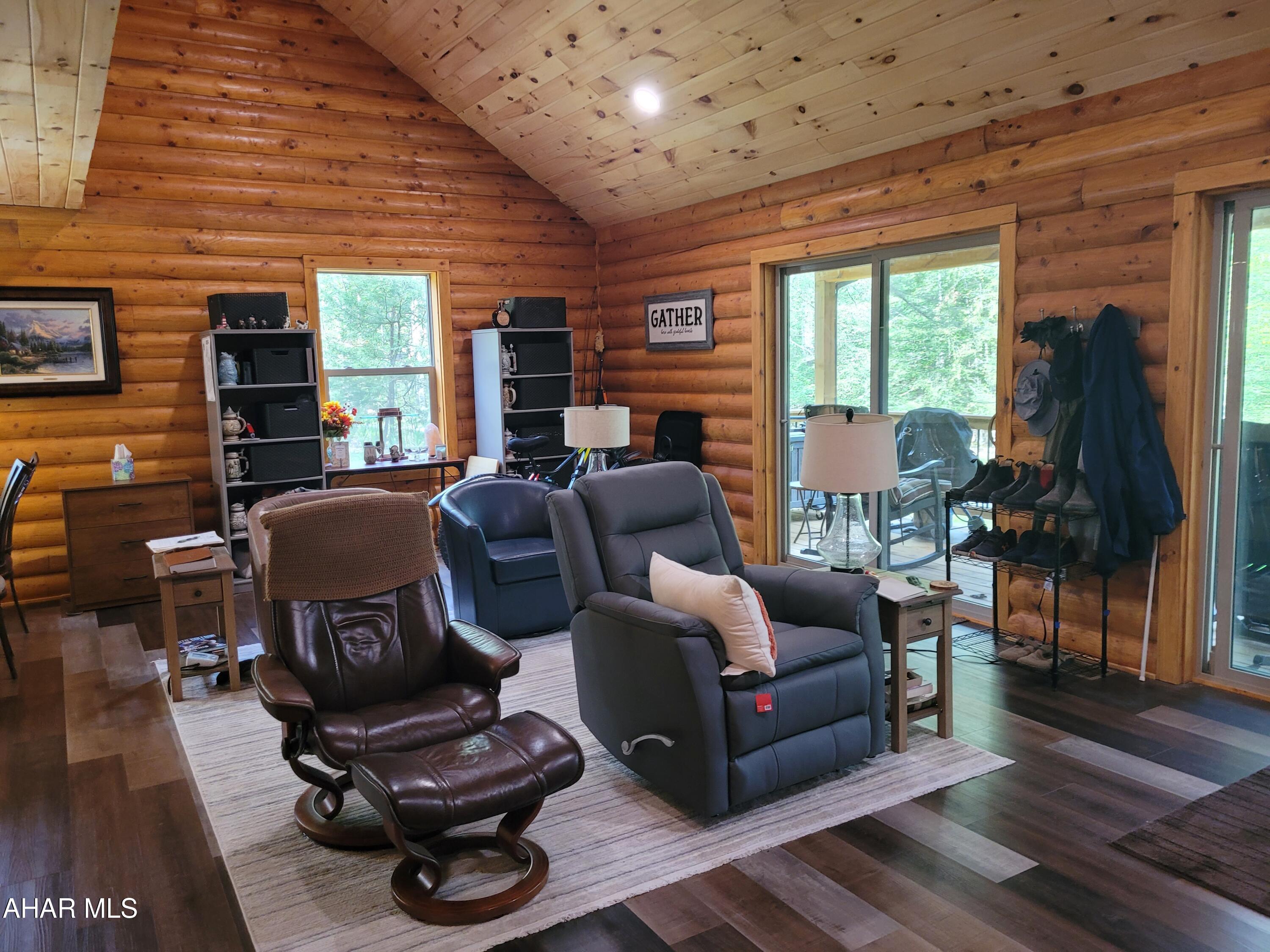 Glendale Yearound - Residential