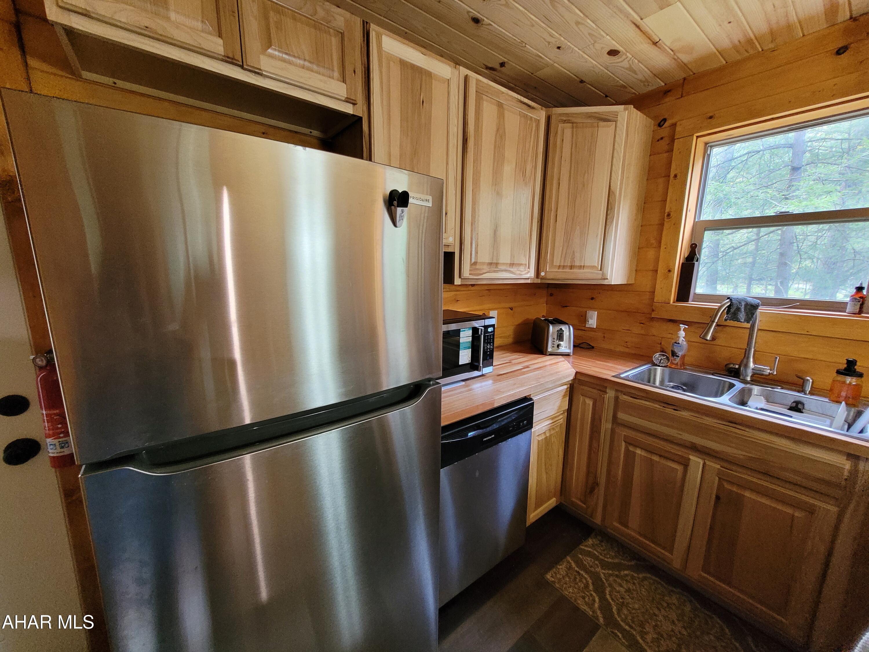 Glendale Yearound - Residential