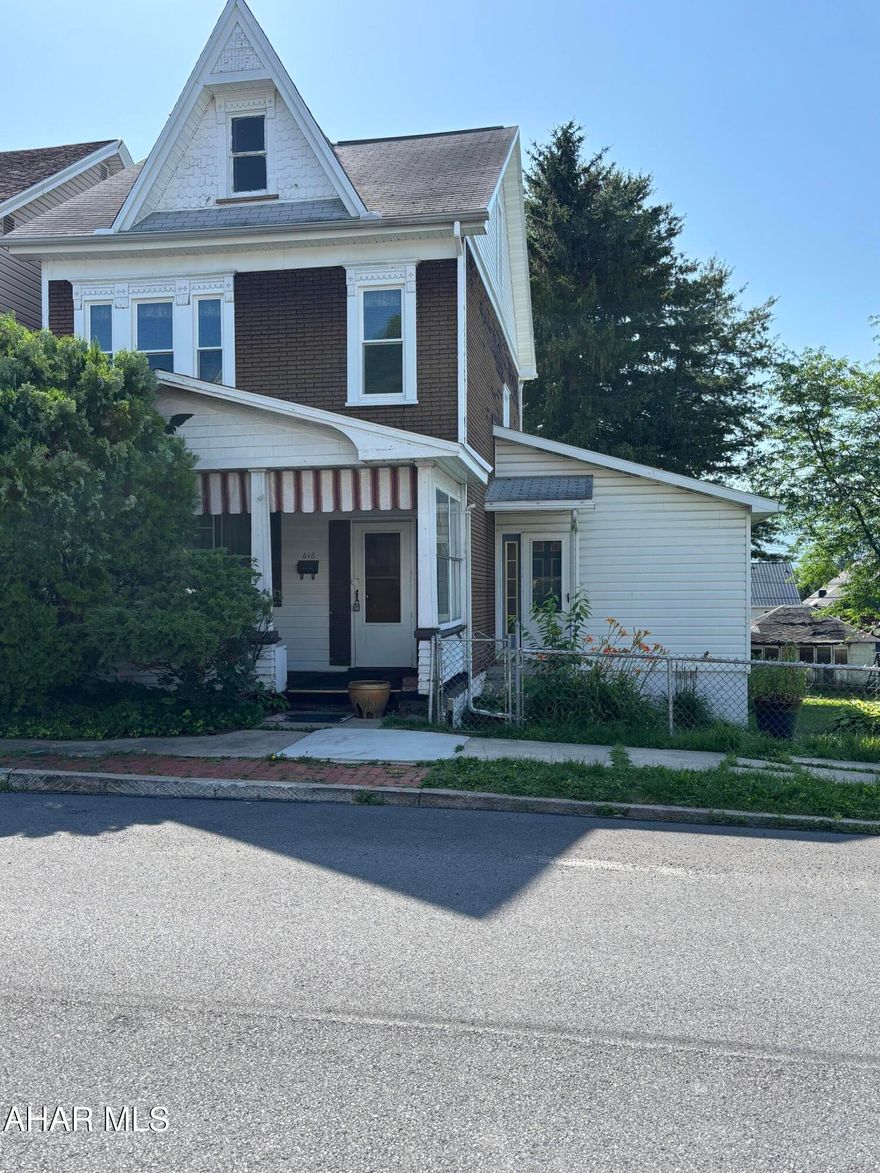 This home offers large rooms and is situated on a 75X 120 level fenced lot. The main level has a living room, dining room, kitchen and family room. The 2nd floor offers 2 bedrooms and full bath and the 3rd floor with heat is where you find the 3rd bedroom. Plenty of room for
entertaining and don't forget the detached garage! Call to schedule your appointment!
today!