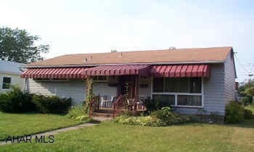 1 story, 2 BR, Hardwood Flooring, in very good condition.  New windows, large covered patio. 1 story, cute and clean in nice Garden Heights location. New windows, large covered patio, hardwood floors, level lot, off street parking.