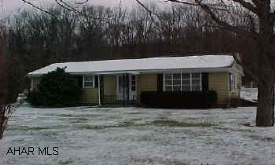 Three bedroom ranch home in the country. Large 144 x 200 lot. Great 2+ car garage. Don't miss this one!! Three bedroom ranch home in the country. Large 144 x 200 lot. Great 2+ car garage. Don't miss this one!!