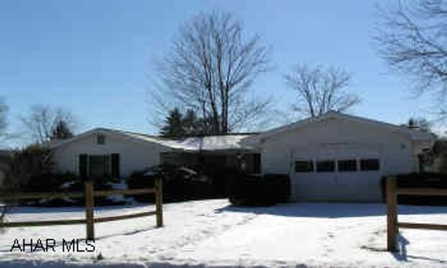 OLDER 1 STORY WITH 2 BEDROOMS. "ROOMY". NICE SIZE 1 STORY WITH LARGE LEVEL FENCED IN YARD. RANGE. REFRIG. WASHER & DRYER INCLUDED.