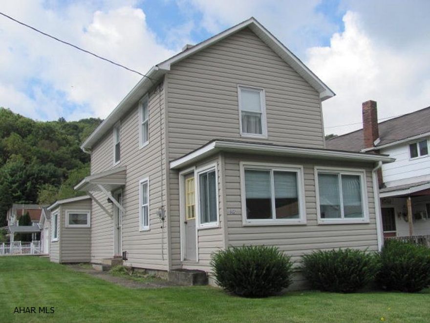 Vintondale-Move-in condition!  2 story, 2 BR vinyl sided home on a 45 x 120 lot. Eat-in Kitchen. Oil FA heat, CA & 1 car detached garage