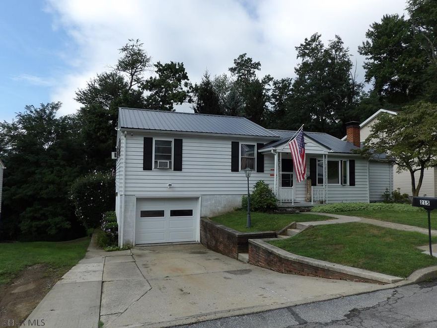 Motivated Seller has split level in a great neighborhood! New roof in 2016. 3/4 bathroom in basement. Deck at the rear of the property is great for entertaining. Wood burner in family room and lower level.