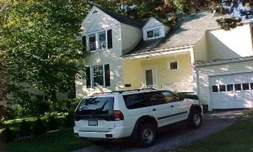 Nice Home - Great Location - New vinyl & thermo windows.  Home is being Sold "As Is"  First floor family room, half bath, & laundry room. Nice Home - Great Location - New vinyl & thermo windows.  Home is being Sold "As Is"   First floor family room, half bath, & laundry room.