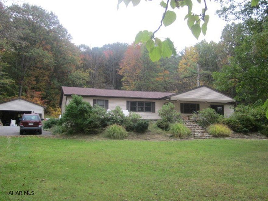 SPORTSMAN DREAM!!!  20.02 ACRES BEAUTIFUL RANCH HOME 4 BEDROOMS 3 BATHS, 3696 TOTAL SF. STOCKED TROUT STREAM RUNS TROUGH THE PROPERTY. 2 CAR ATTRACHED, 2 CAR DETACHED GARAGE. HUNTING CABIN WITH SHED ATTACHED.