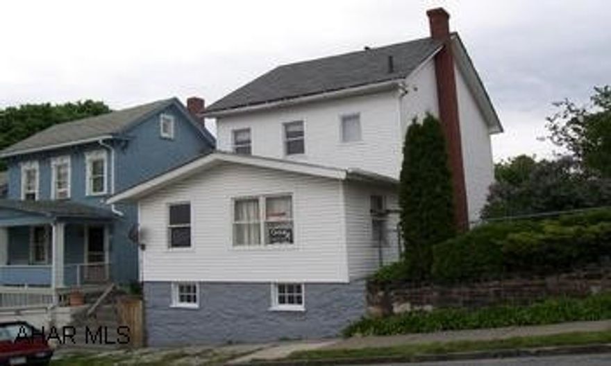 SOLD "AS IS" BUT IN GOOD CONDITION.  NEW CARPET INCLUDED BUT NEEDS TO BE INSTALLED.  NEW FURNACE- BEING SOLD JUST BELOW APPRAISAL VALUE.  CALL SUSAN 935-8252. BEING SOLD "AS IS" BUT IN GOOD CONDITION. NEW CARPET INCLUDED BUT NEEDS TO BE INSTALLED. NEW FURNACE- BEING SOLD JUST BELOW APPRAISAL VALUE.  CALL SUSAN 935-8252.