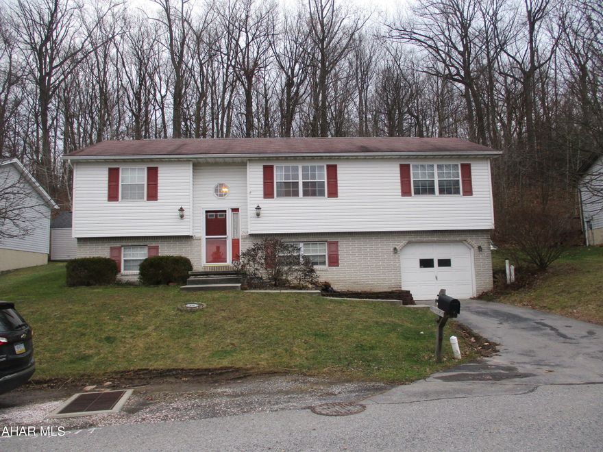 Great Bi-Level in Highland Park Area on nice lot backed up against the woods for total privacy from the large rear deck. The home features 3 bedrooms 2 bathrooms on the 1st floor. 1st floor laundry off the kitchen. Large family room and additional room that could be a 4th bedroom in the lower level. Must See call for a showing today