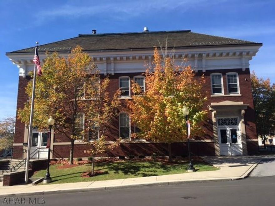 Excellent opportunity for commercial establishment. Most recent use as a coal museum. Security system, central air, elevator, sprinkler system and 9585 sq ft. Plenty of parking, 3 floors and many original features!