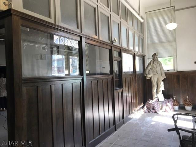 Unknown - Commercial Sale