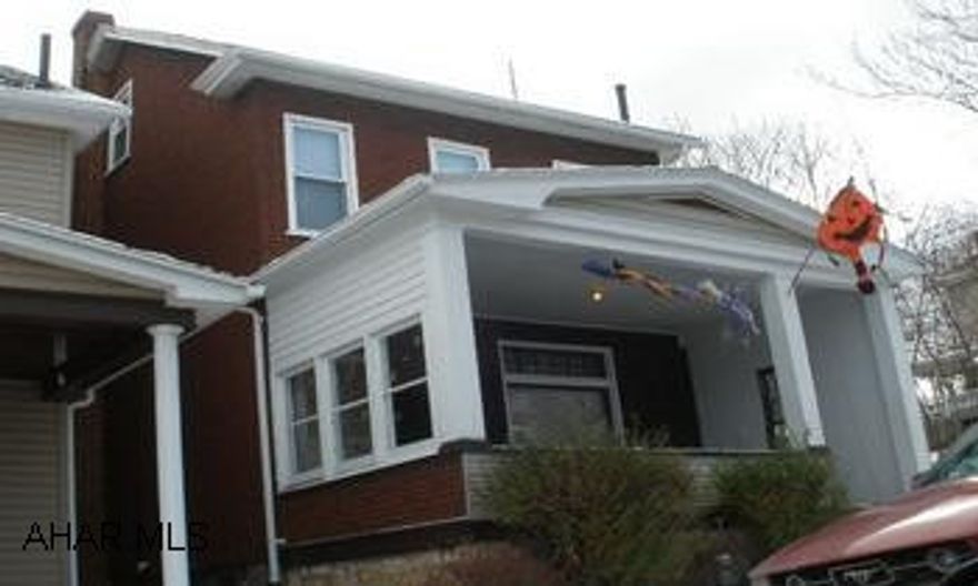 Property is being sold in AS IS condition.  $2,000 selling agent bonus if under contract by 02/14/2010. Must close to receive bonus.