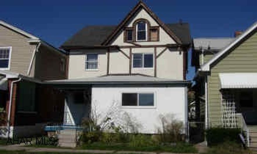 ALTOONA CAMPUS AREA. OFF STREET PARKING AND CARPORT. EXCELLENT RENTAL OPPORTUNITY FOR STUDENTS OR NEW HOME BUYER.  ALTOONA CAMPUS AREA. OFF STREET PARKING AND CARPORT. EXCELLENT RENTAL OPPORTUNITY FOR STUDENTS OR NEW HOME BUYER.