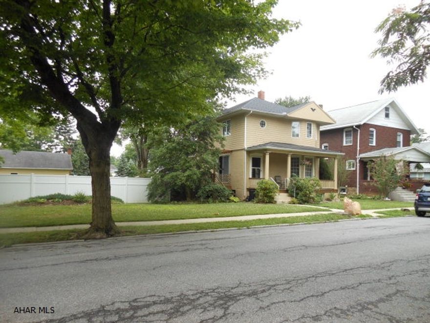 Great neighborhood, double corner lot, 6' vinyl privacy fench, large deck for entertaining, additional off street parking, close to schools.