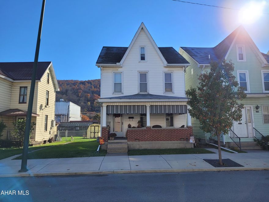 3 bedroom, 1 bathroom home with vinyl siding, shingle roof. Has 3 season enclosed porch and 2 car detached garage with newer roof.