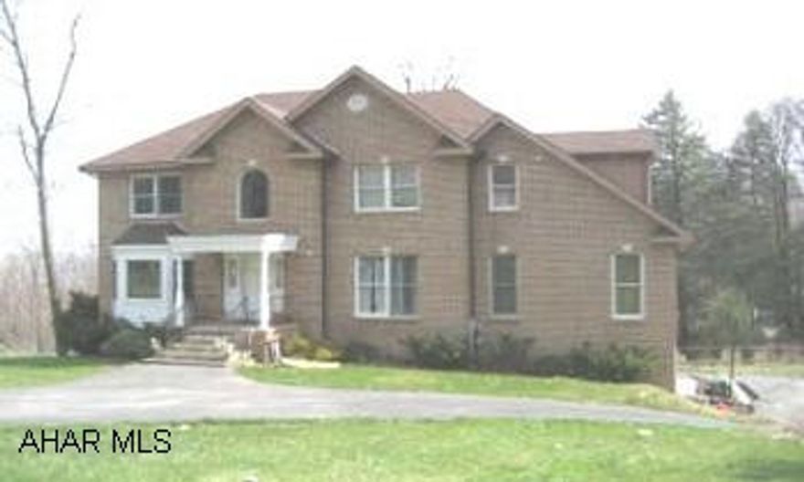 4 BR BRICK, 3 BATHS. INTERIOR NEEDS SOME TLC> BEAUTIFUL VIEWS OF THE VALLEY, 2 CAR GARAGE. VAULTED CEILINGS, FINISHED BASEMENT, INTERIOR NEEDS SOME TLC> FOR MORE PHOTOS AND SHOWING INFORMATION VISIT RICKMASCIA.COM.