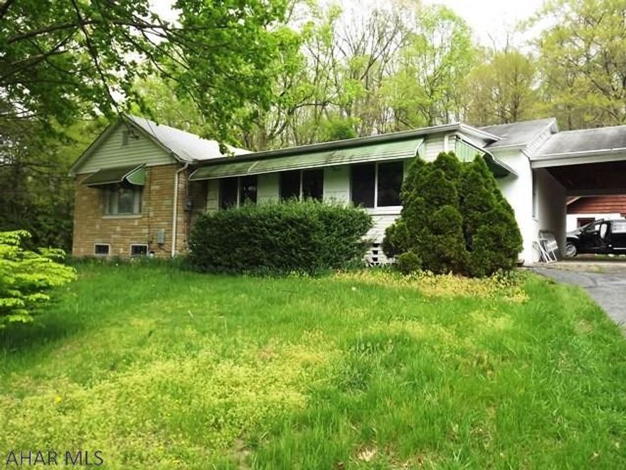 Nice opportunity! Ranch on 1.55 acres in need of complete rehab. Cash only, bank owned.