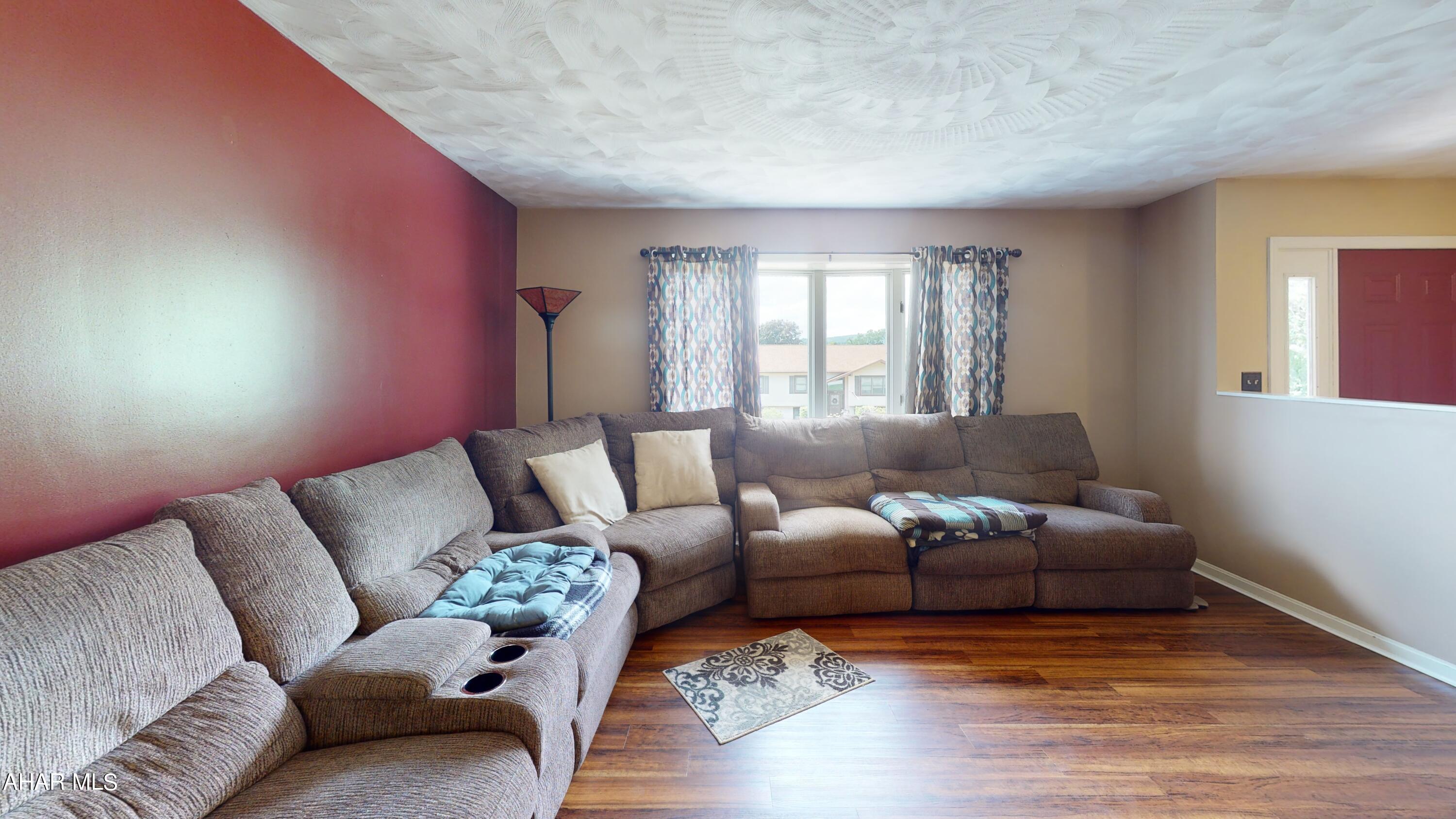 Rolling Hills - Residential