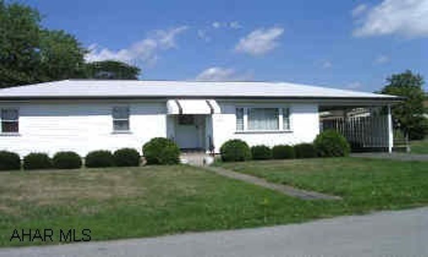 ONE STORY LIVING ON LARGE, LEVEL LOT.  3 BEDROOMS, 1 BATH WITH CARPORT.  HARDWOOD FLOORS UNDER CARPET.  MAINTENANCE FREE EXTERIOR.  WELL MAINTAINED.  LARGE EAT-IN KITCHEN.  NEWER ROOF AND SPOUTING.  CALL CRYSTAL 931-2470. ONE STORY LIVING ON LARGE, LEVEL LOT.  3 BEDROOMS, 1 BATH WITH CARPORT.  HARDWOOD FLOORS UNDER CARPET.  MAINTENANCE FREE EXTERIOR.  WELL MAINTAINED.  LARGE EAT-IN KITCHEN.  NEWER ROOF AND SPOUTING.  CALL CRYSTAL 931-2470.