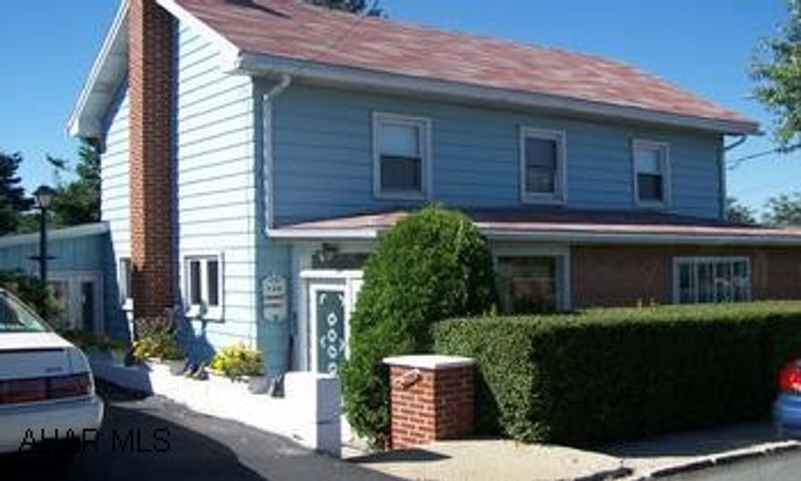 2 story, 3BD, 1 1/2 Bath Lovely Sun Room, Large lot, New windows, Good condition
