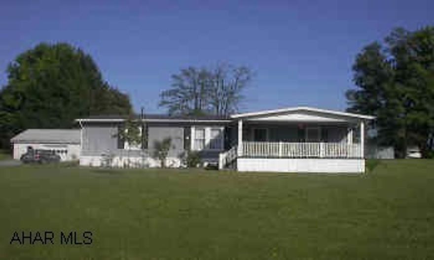 Immaculate 26x48 1987 Ritz Craft Doublewide on Gorgeous lot in Duncansville.  Beautiful setting.  26x26 attached garage.  Immaculate 26x48 1987 Ritz Craft Doublewide on Gorgeous lot in Duncansville.  Beautiful setting.  26x26 attached garage.  .