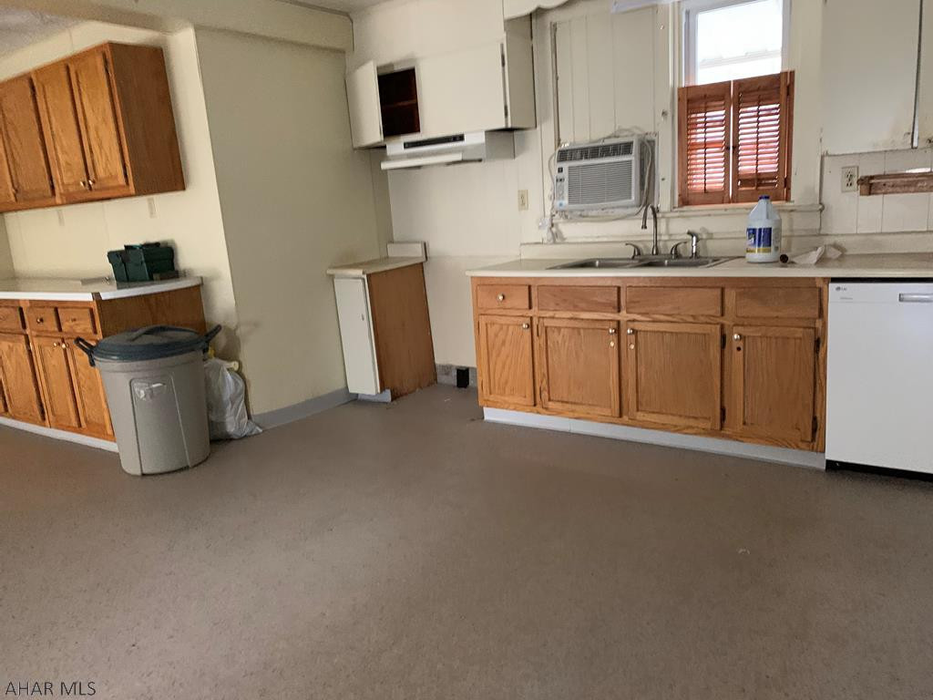 Unknown - Commercial Sale