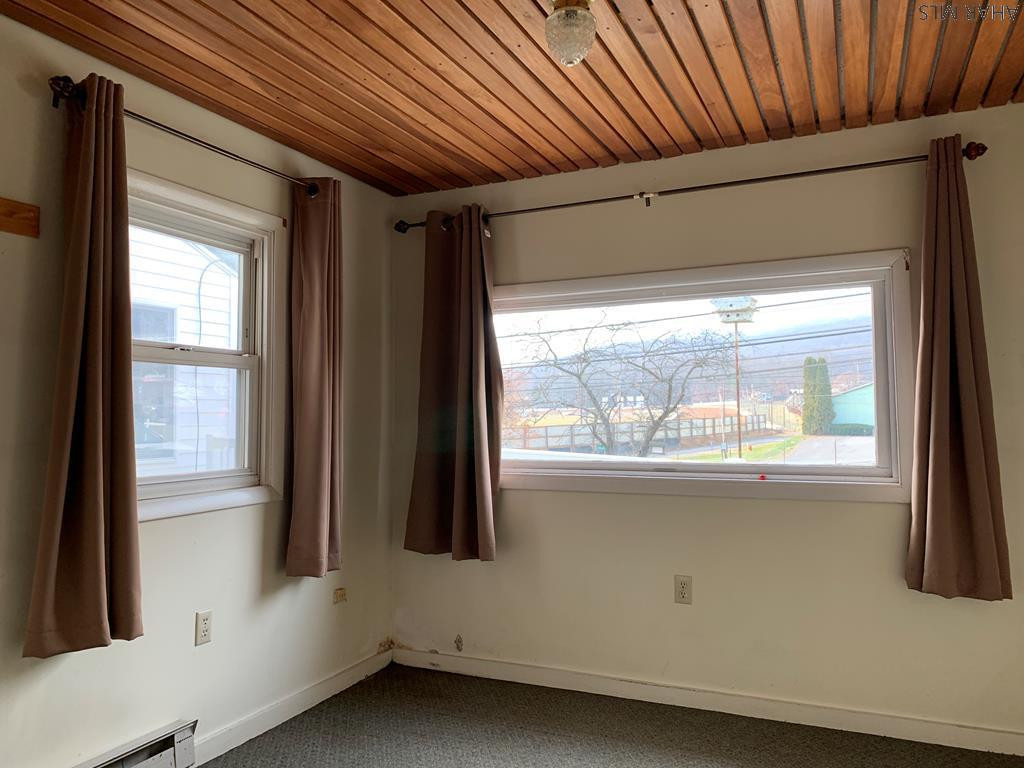 Unknown - Commercial Sale