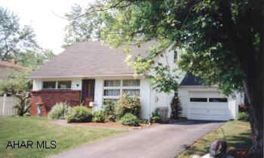 CUTE CAPE COD BY PENNSTATE ALTOONA. 2 FULL BATHS. HARDWOOD FLOORS.  1ST FLOOR BEDROOM. CUTE BACK PATIO. MUST SEE!