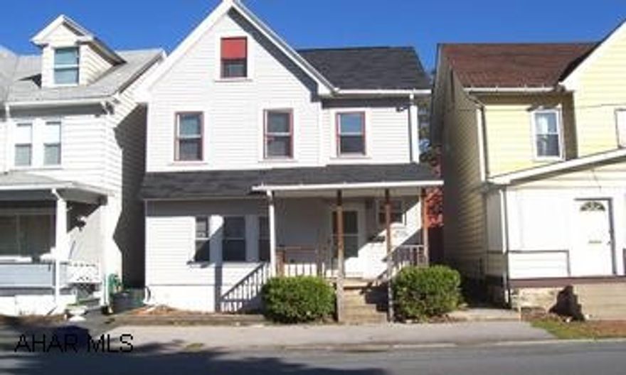 Nice 2 story vinyl sided, 3 bedroom, 1 bath home. Move-in condition. Agent owned. Nice 2 story vinyl sided, 3 bedroom, 1 bath home. Move-in condition. Agent owned.