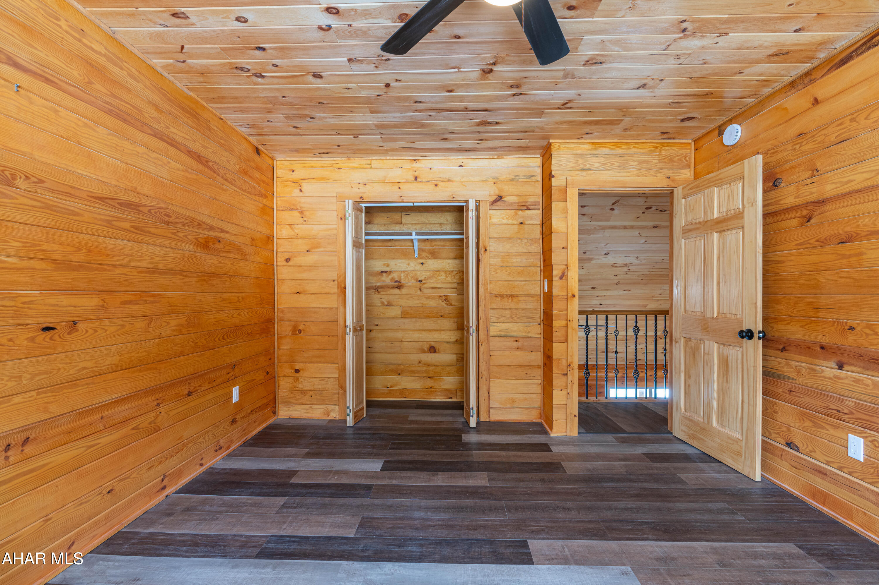 Glendale Yearound - Residential