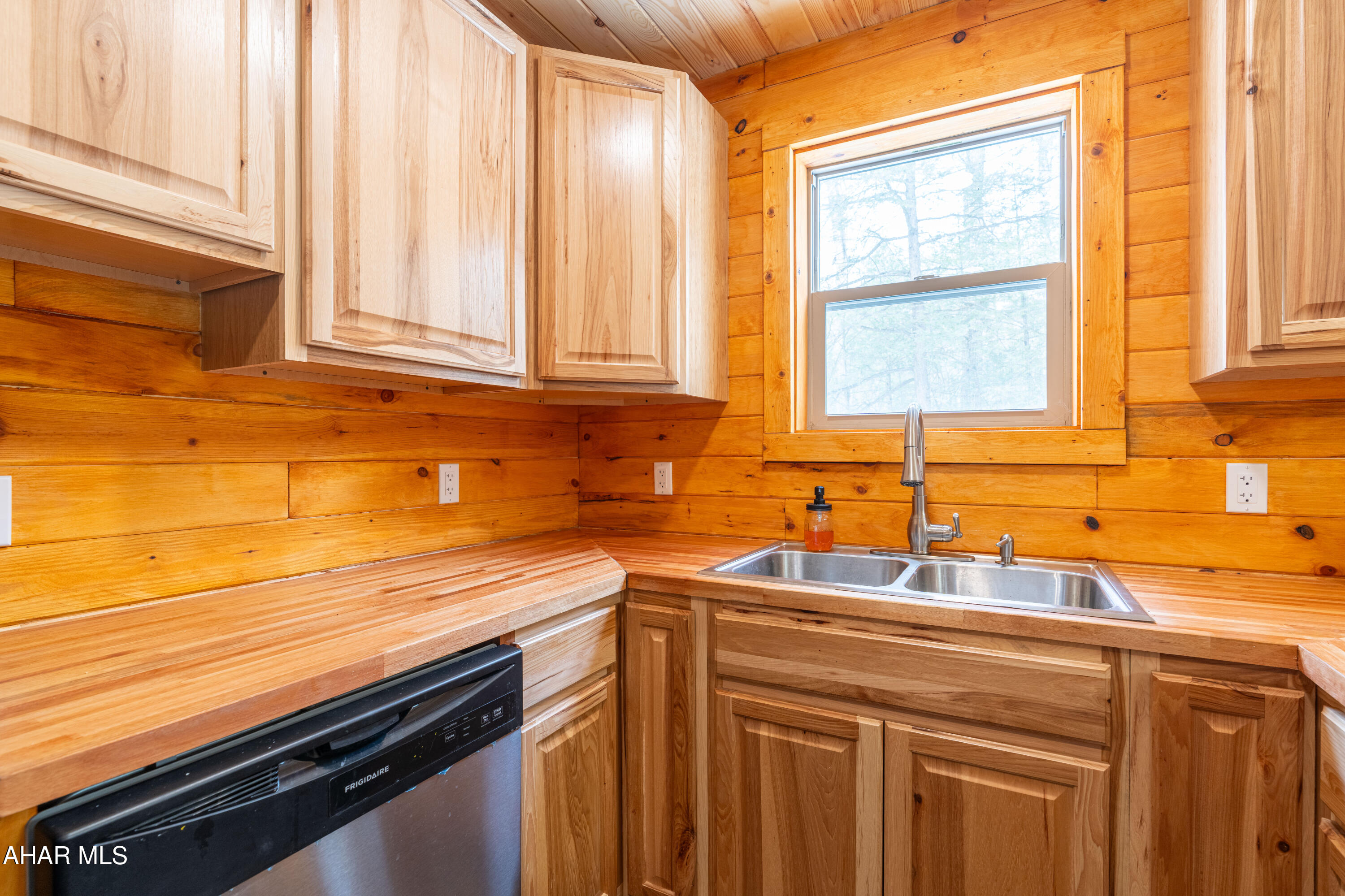 Glendale Yearound - Residential