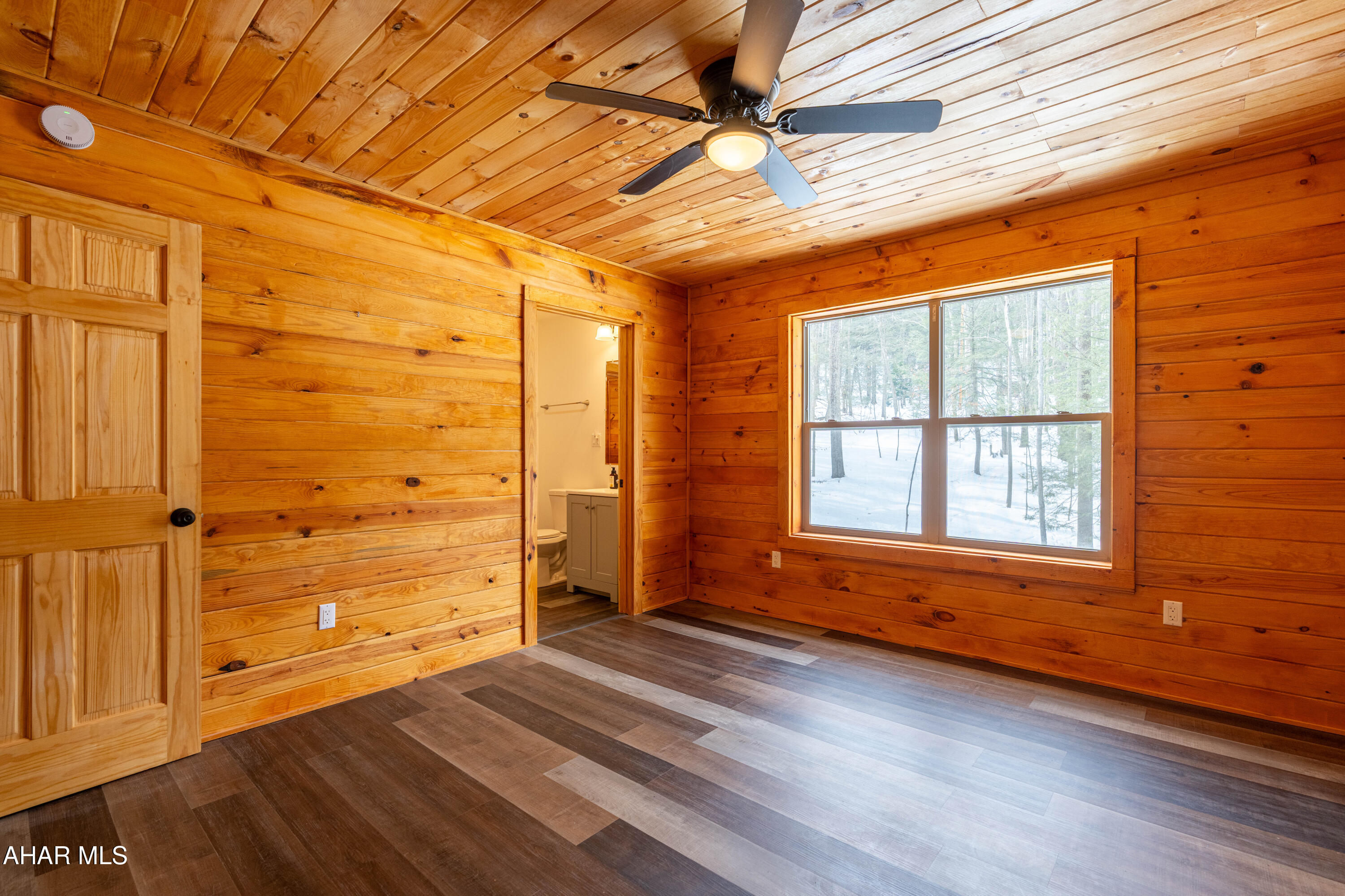 Glendale Yearound - Residential