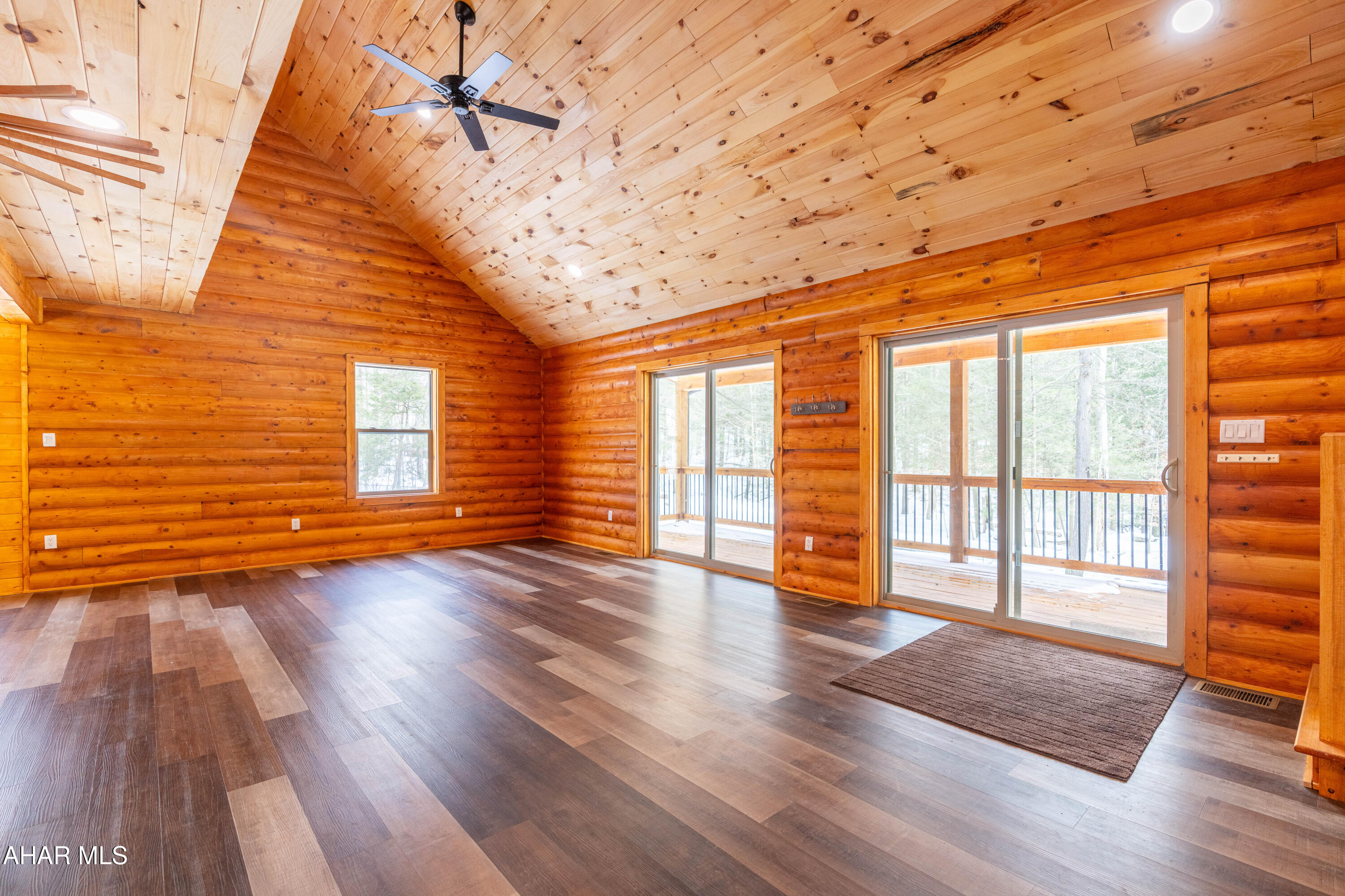 Glendale Yearound - Residential