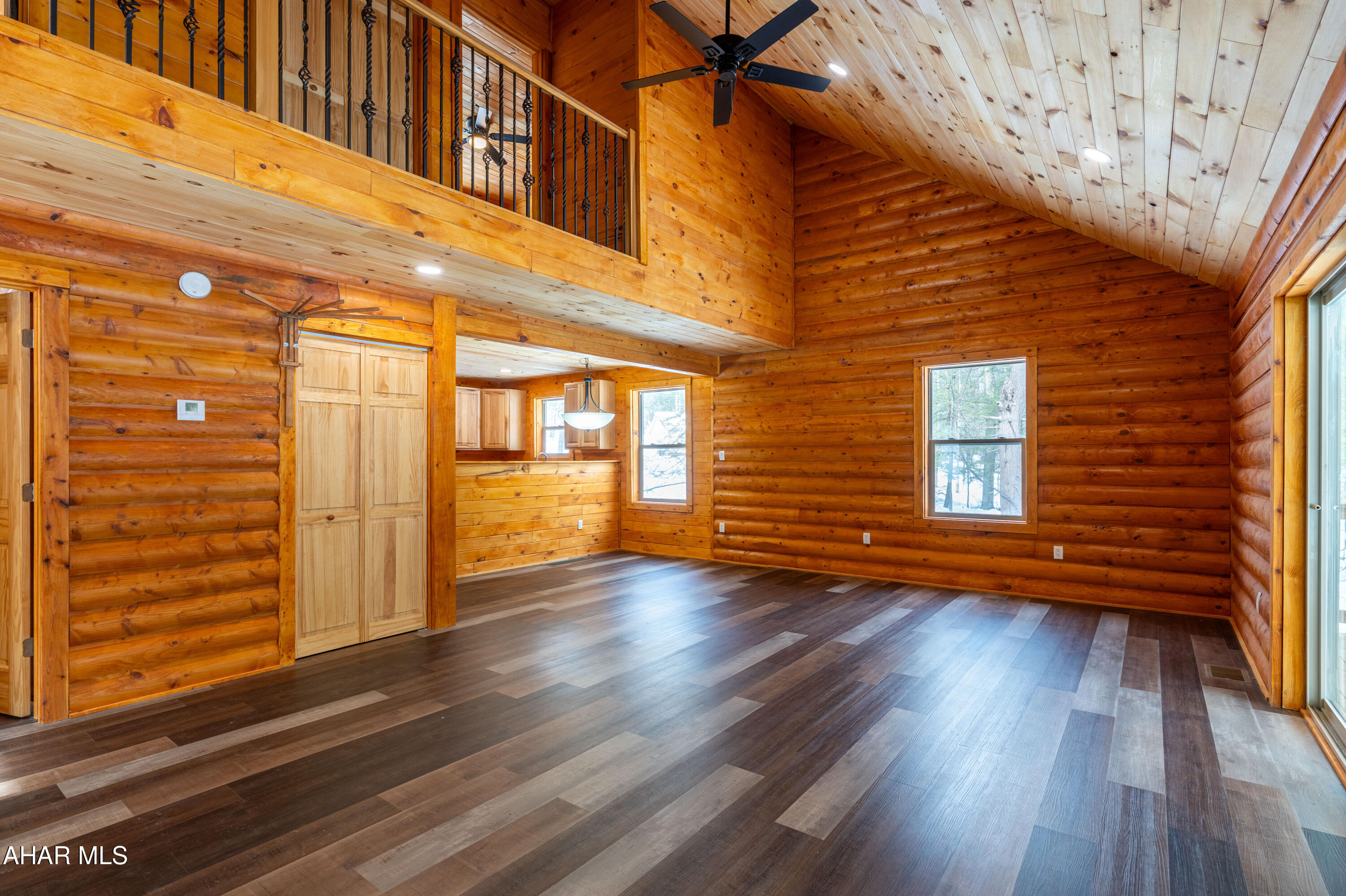 Glendale Yearound - Residential