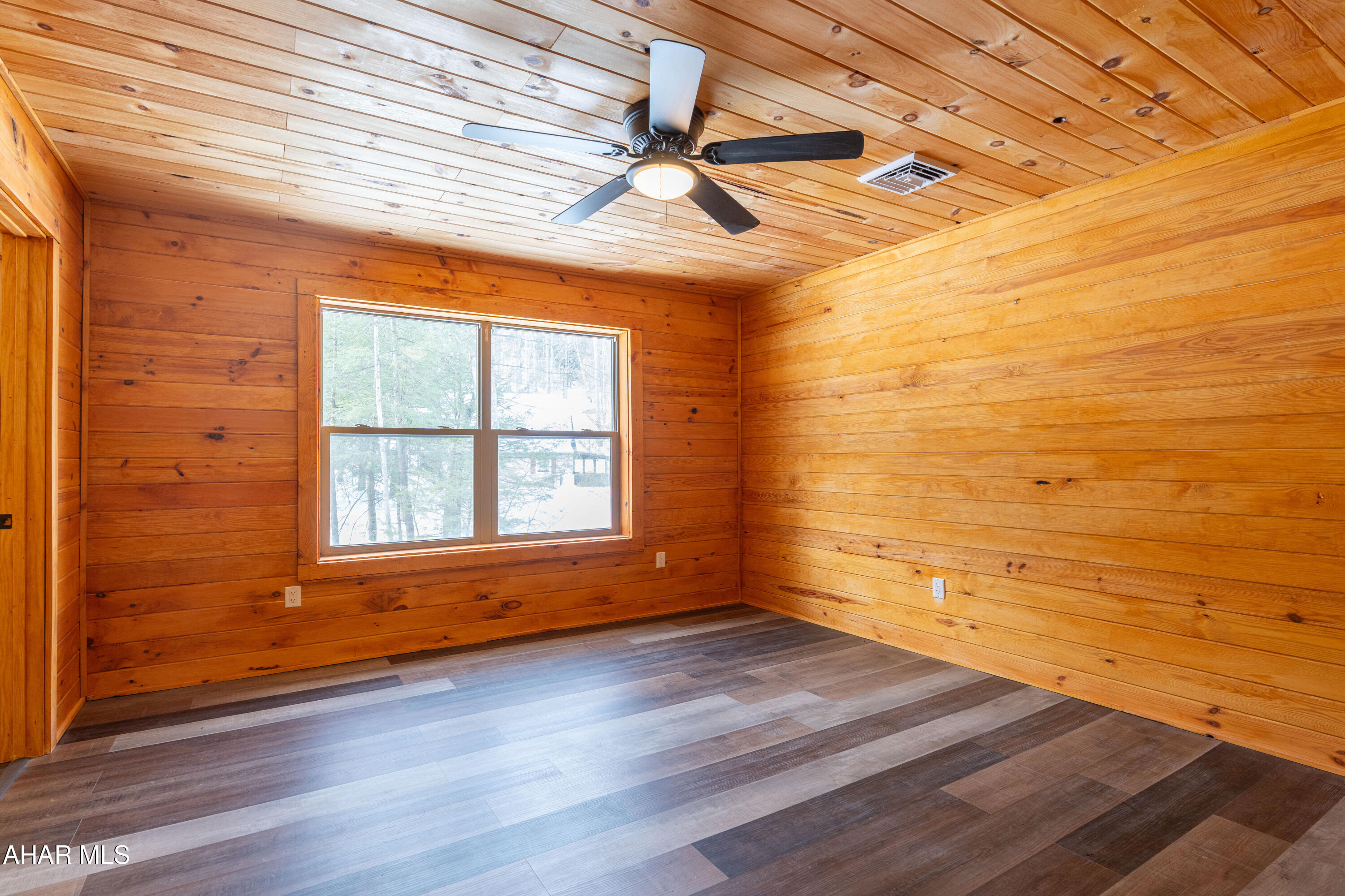 Glendale Yearound - Residential