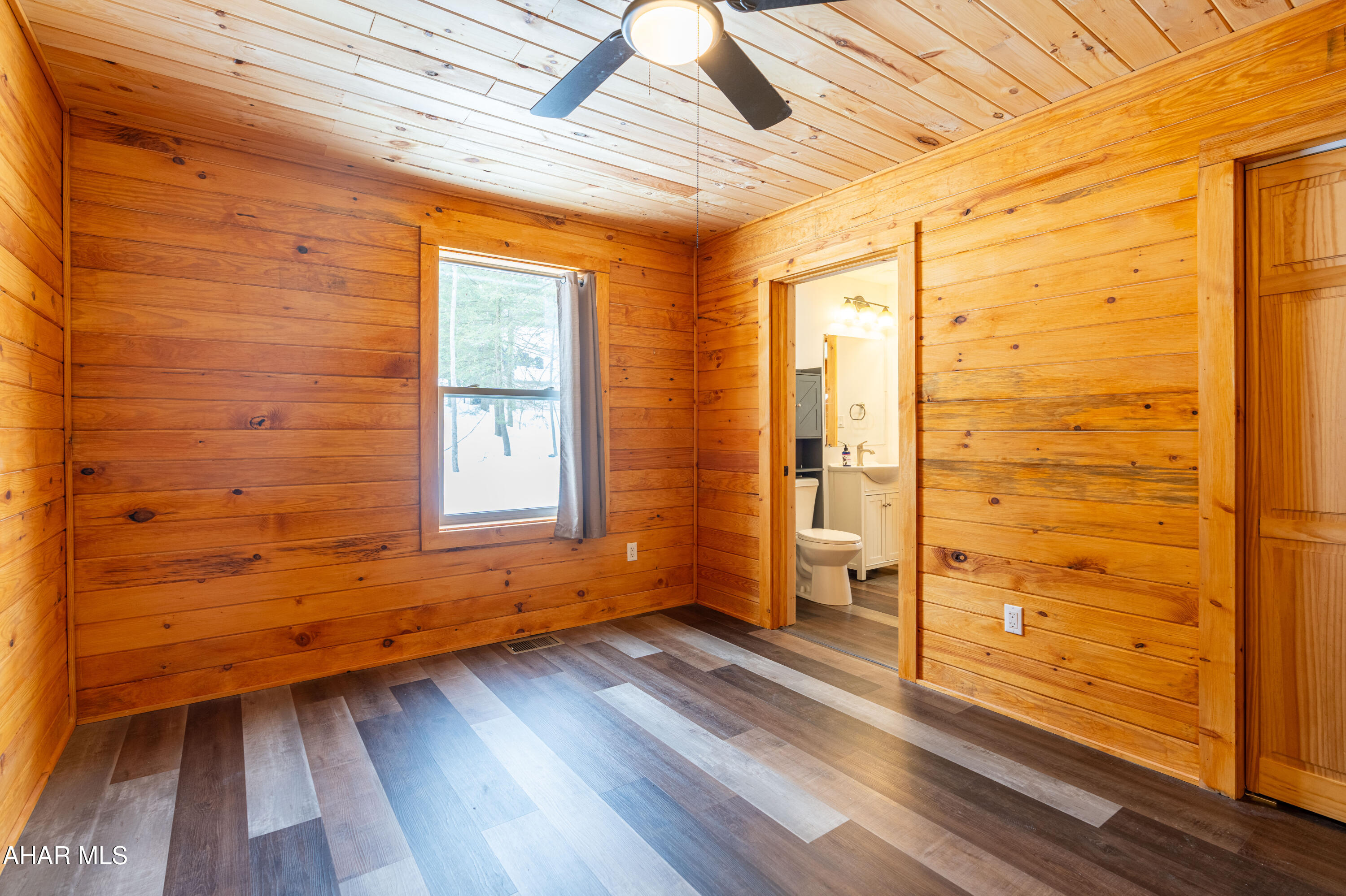 Glendale Yearound - Residential