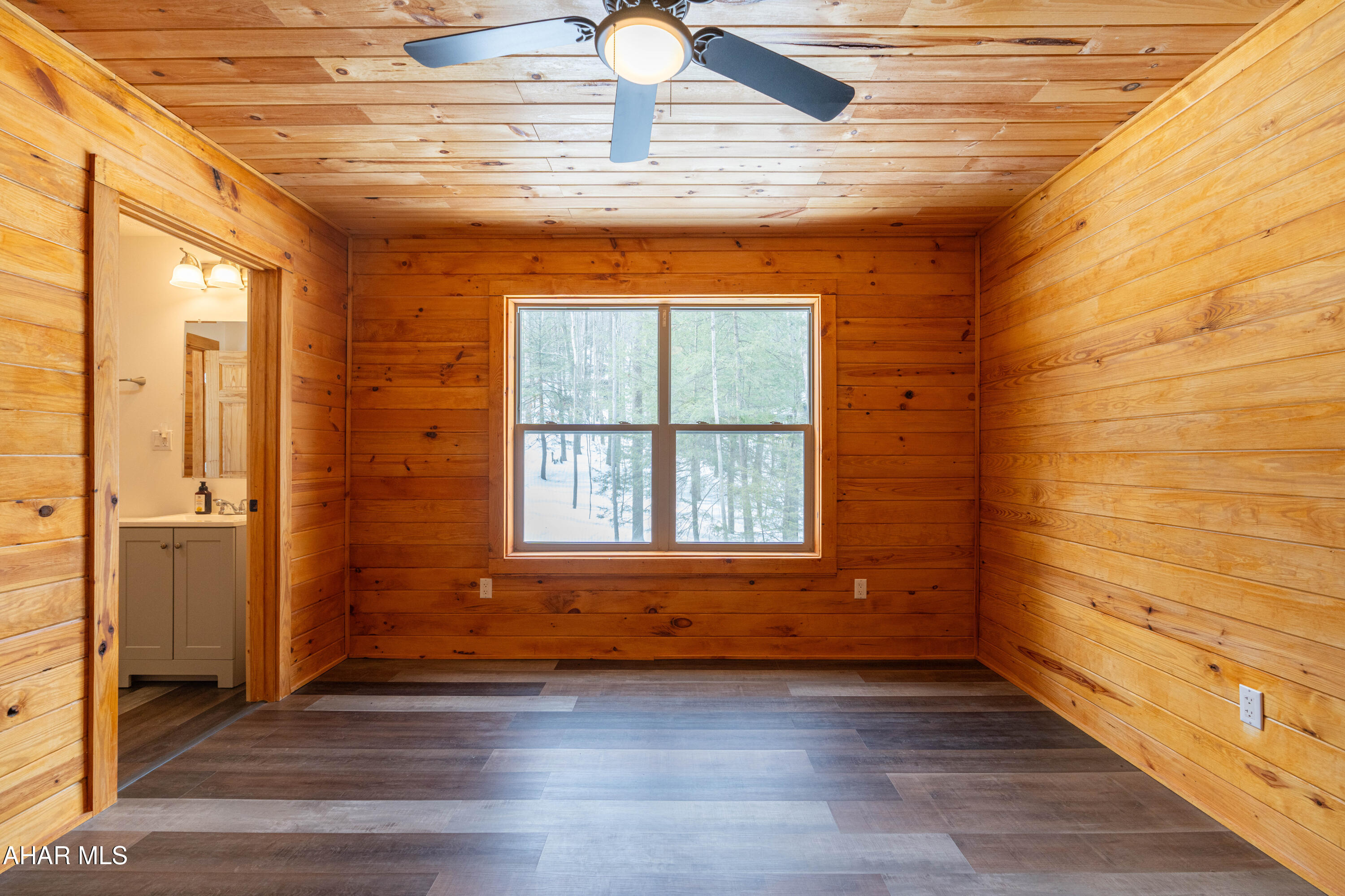 Glendale Yearound - Residential