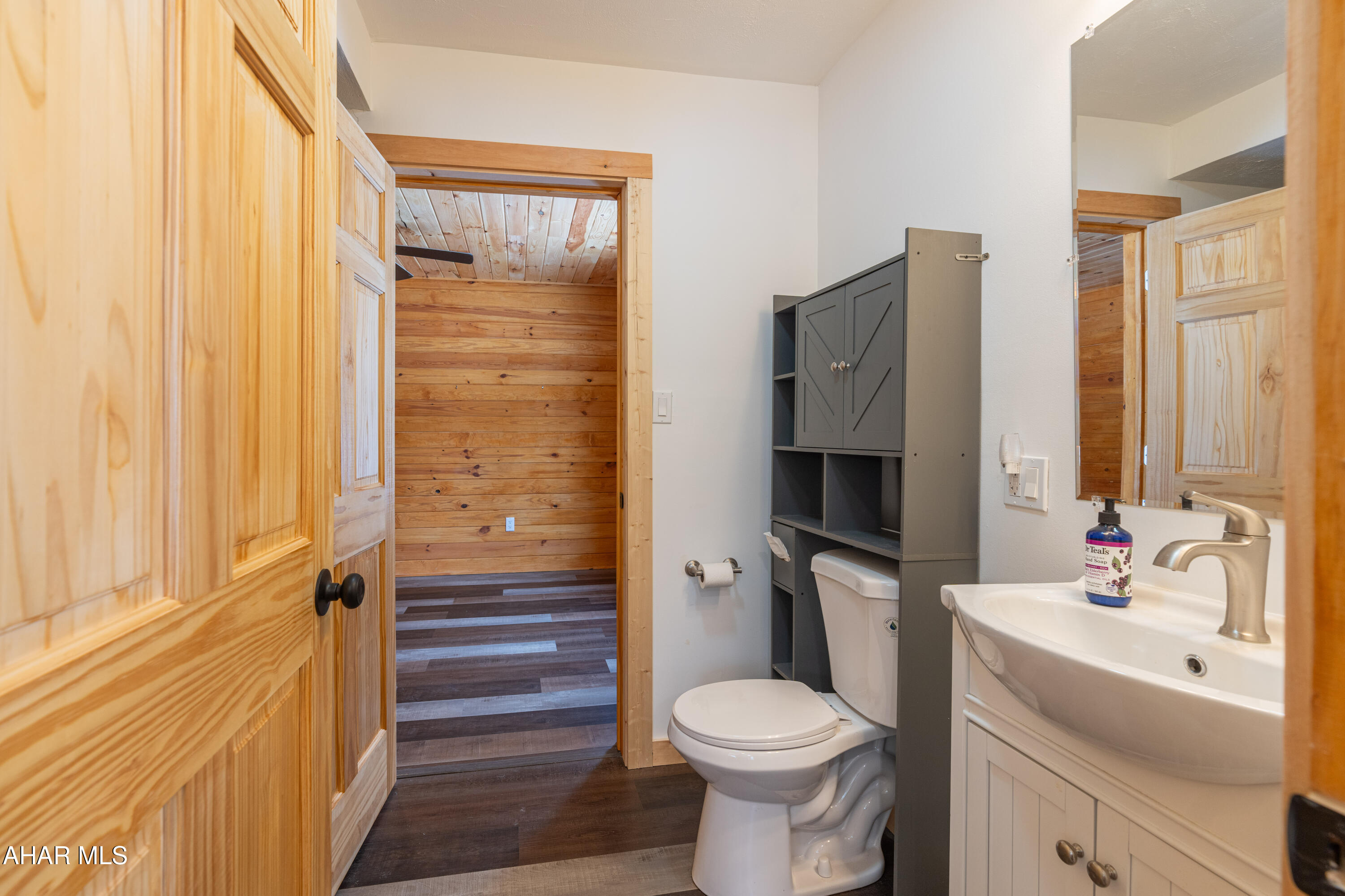 Glendale Yearound - Residential