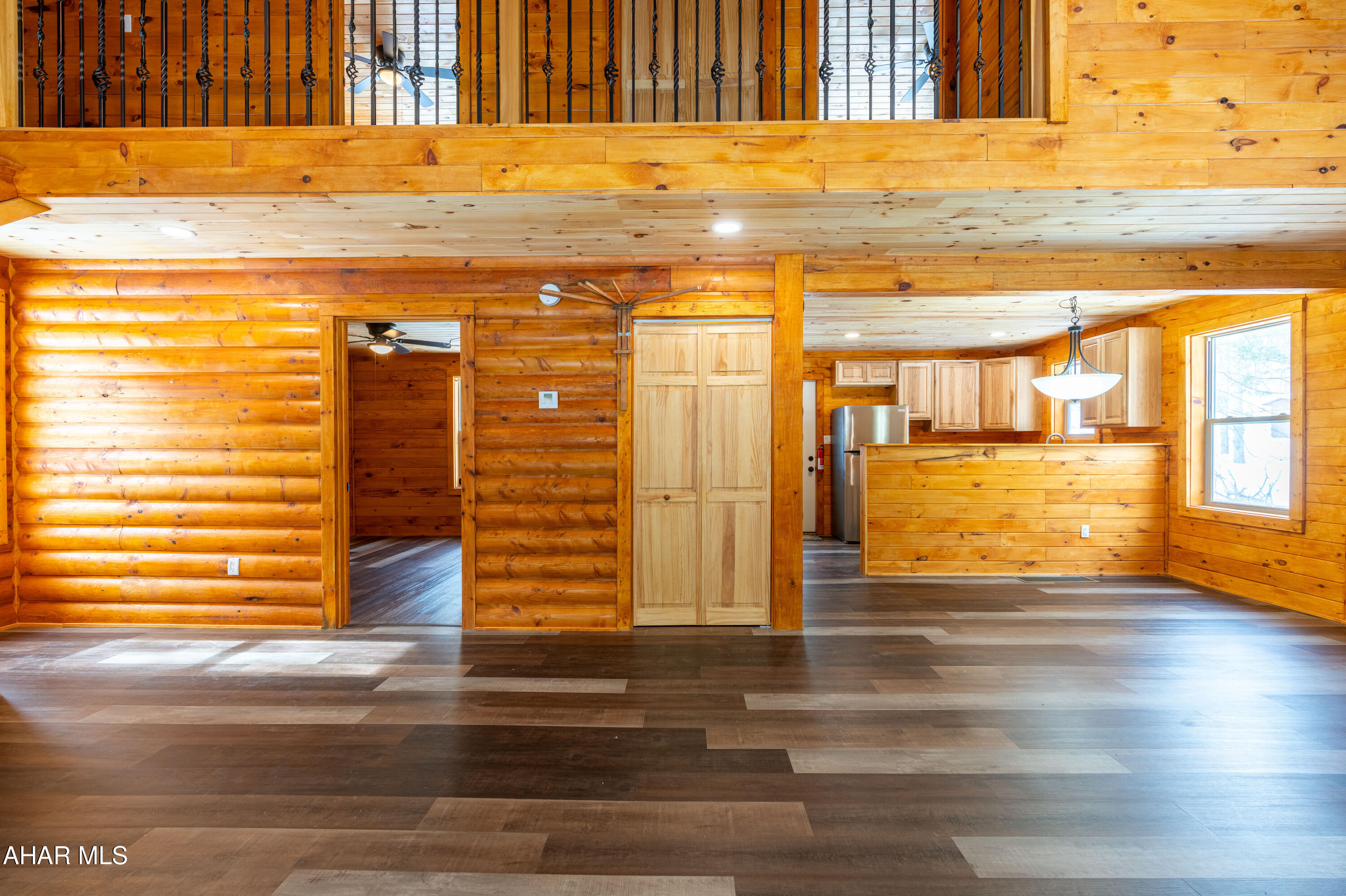 Glendale Yearound - Residential