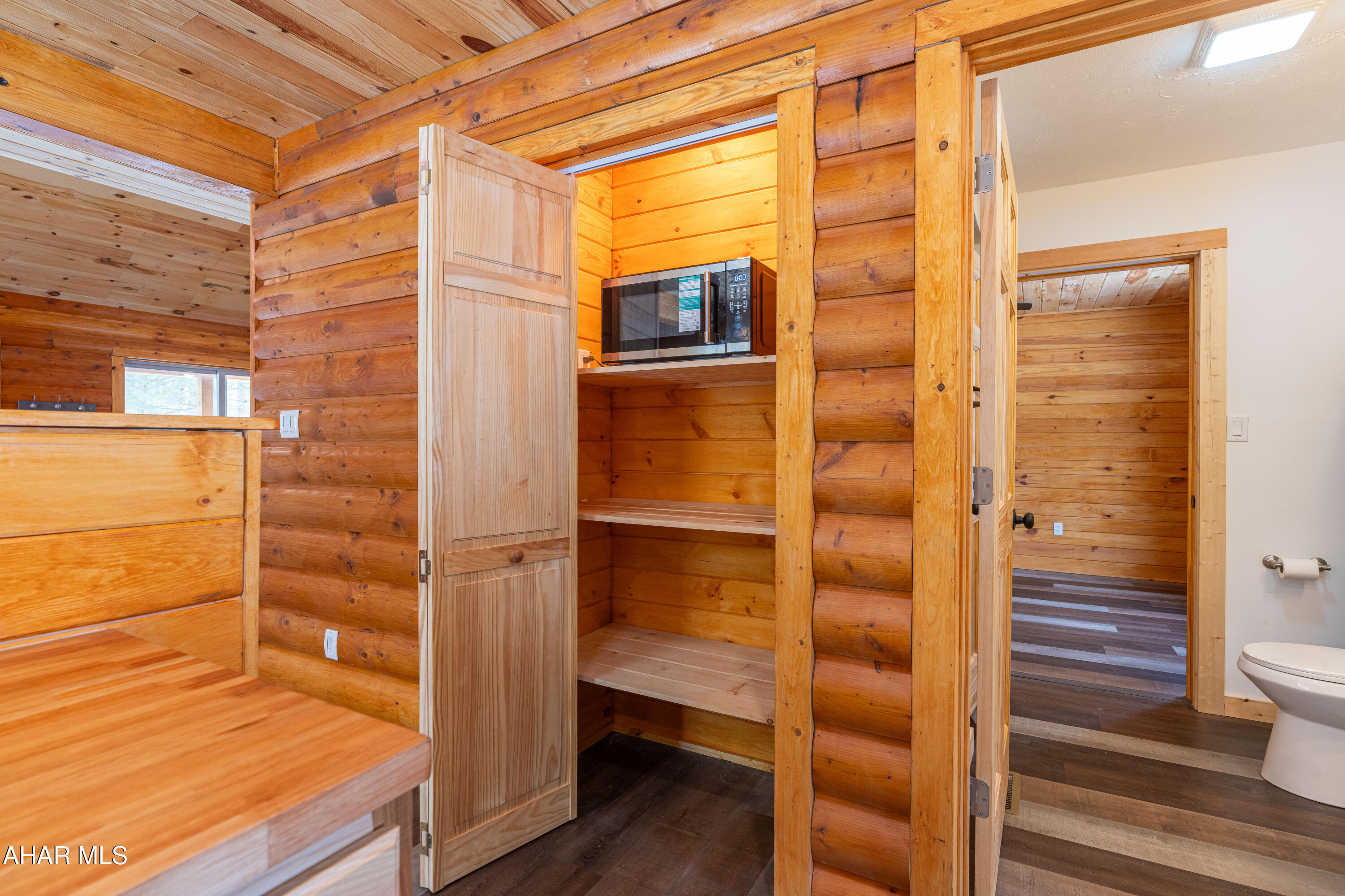 Glendale Yearound - Residential