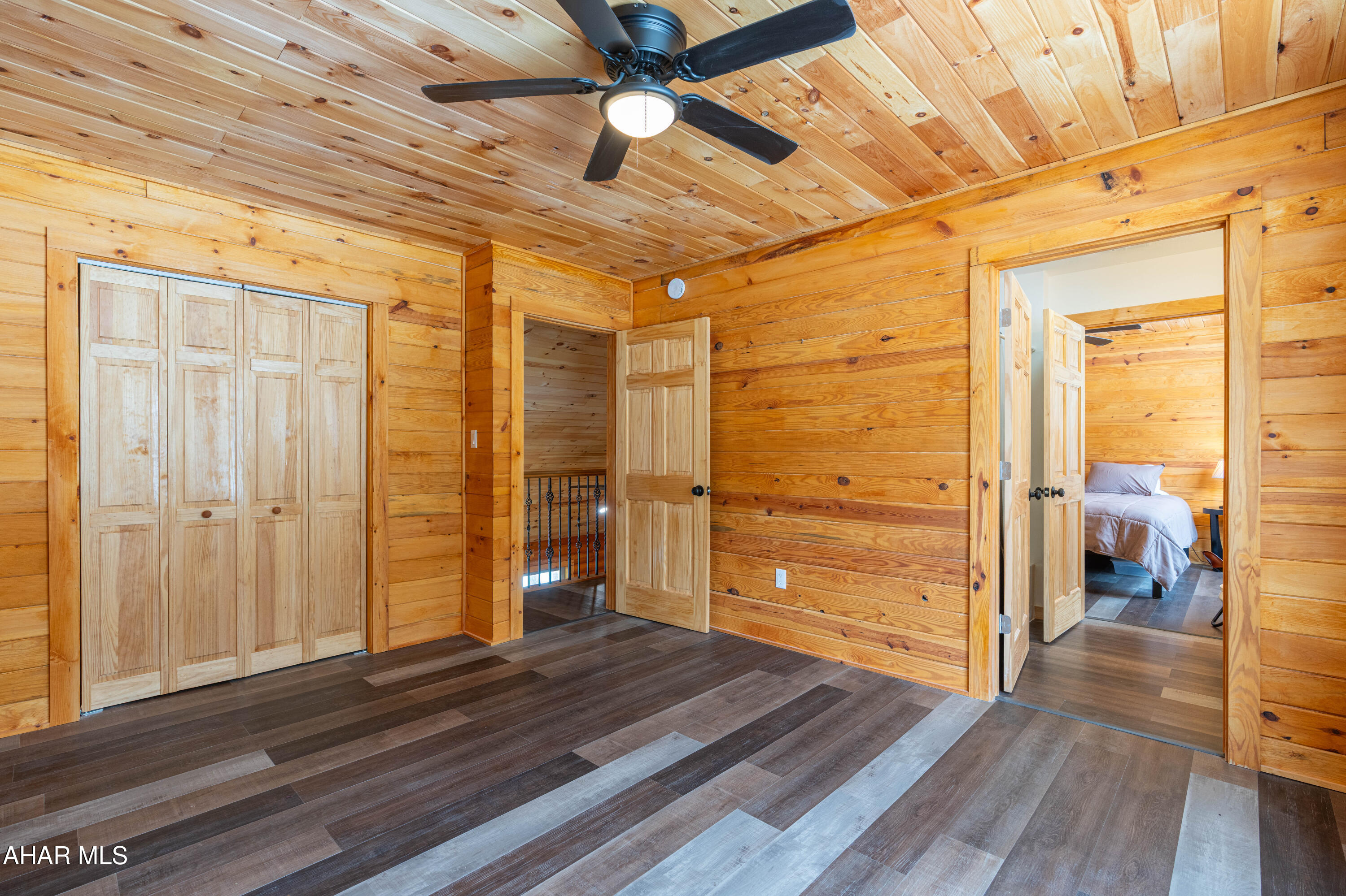 Glendale Yearound - Residential