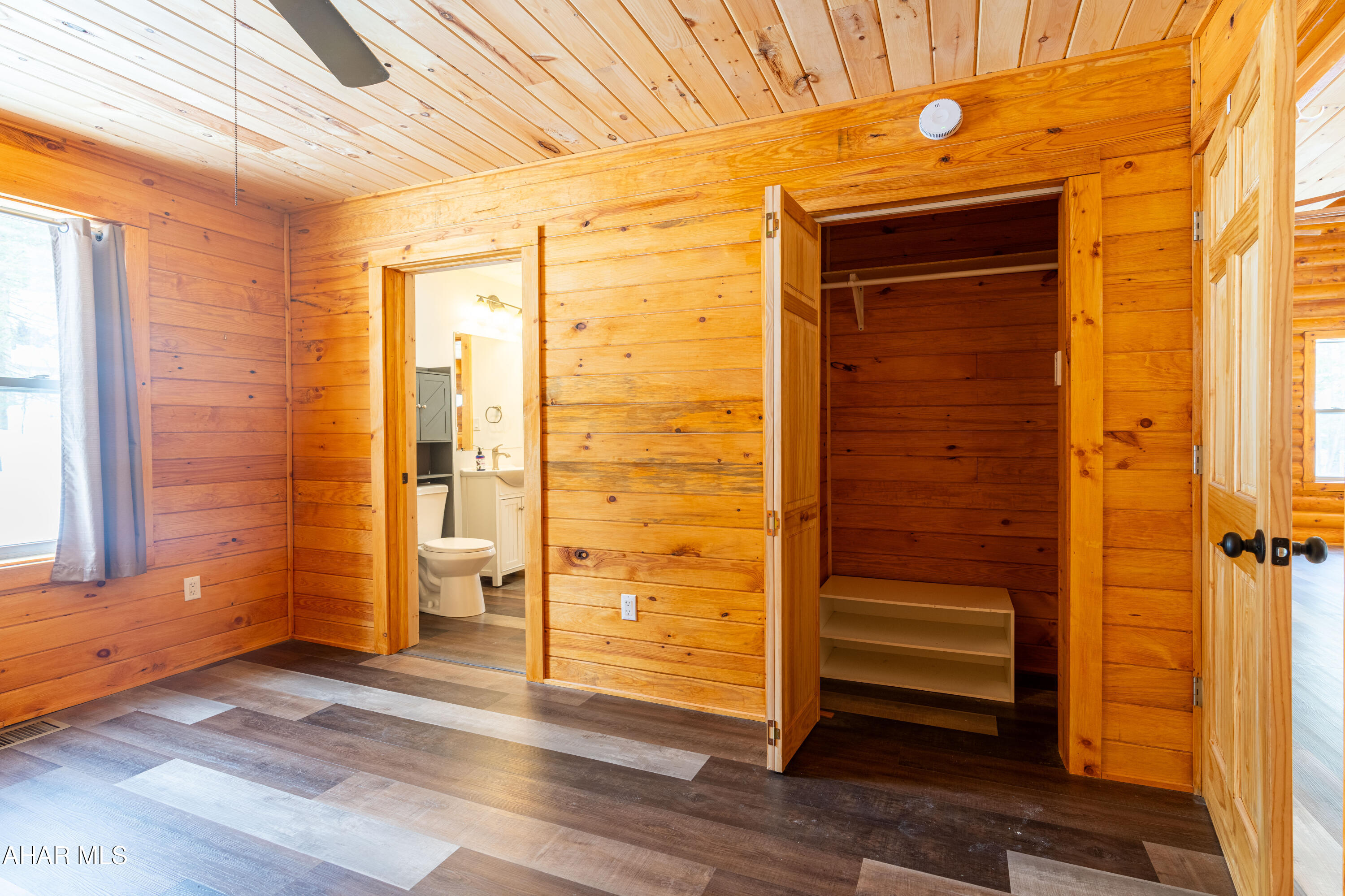 Glendale Yearound - Residential