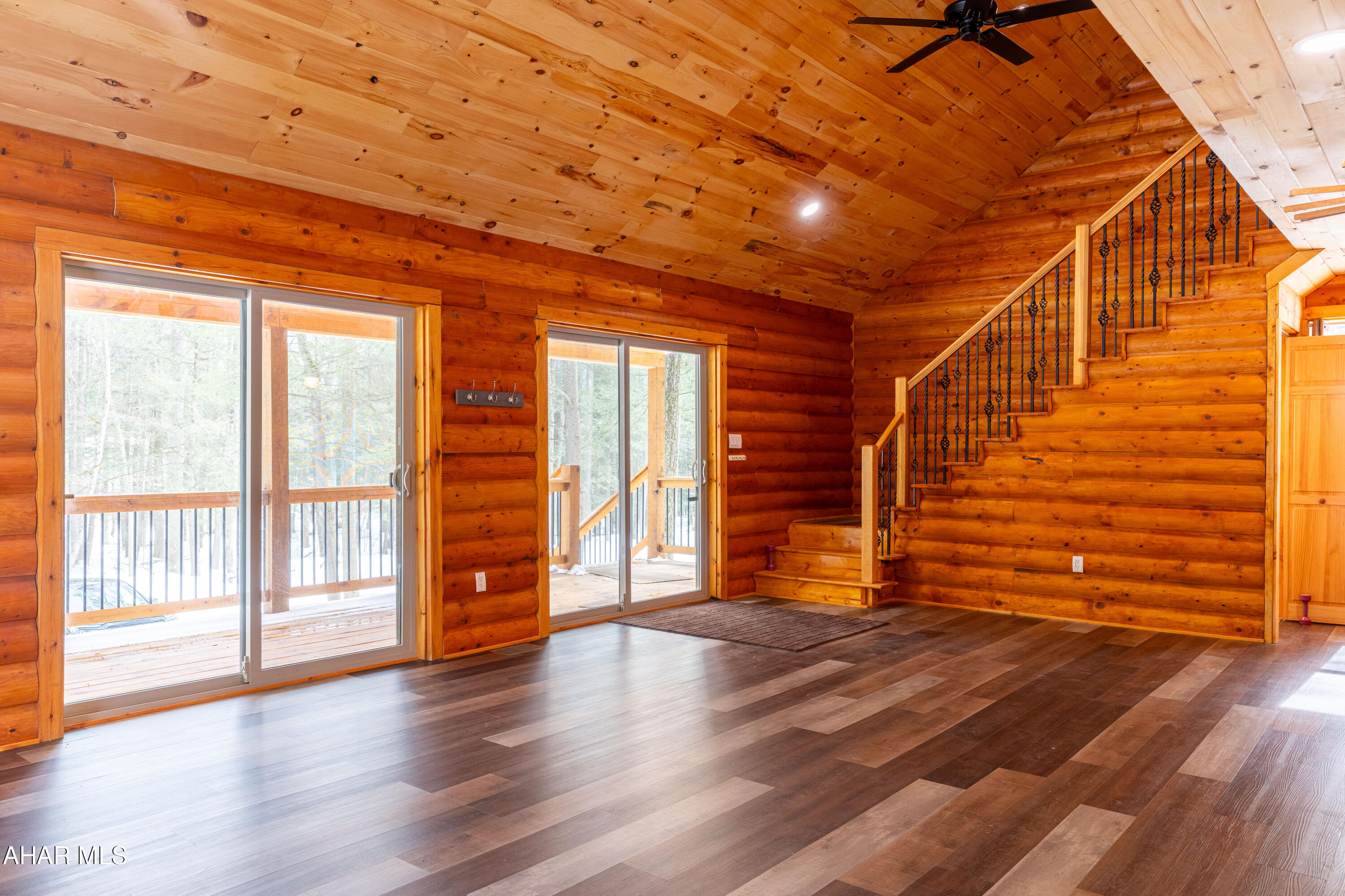 Glendale Yearound - Residential