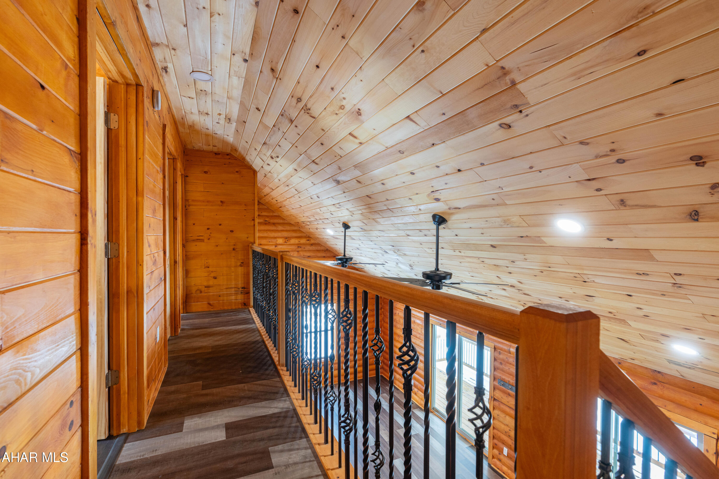 Glendale Yearound - Residential