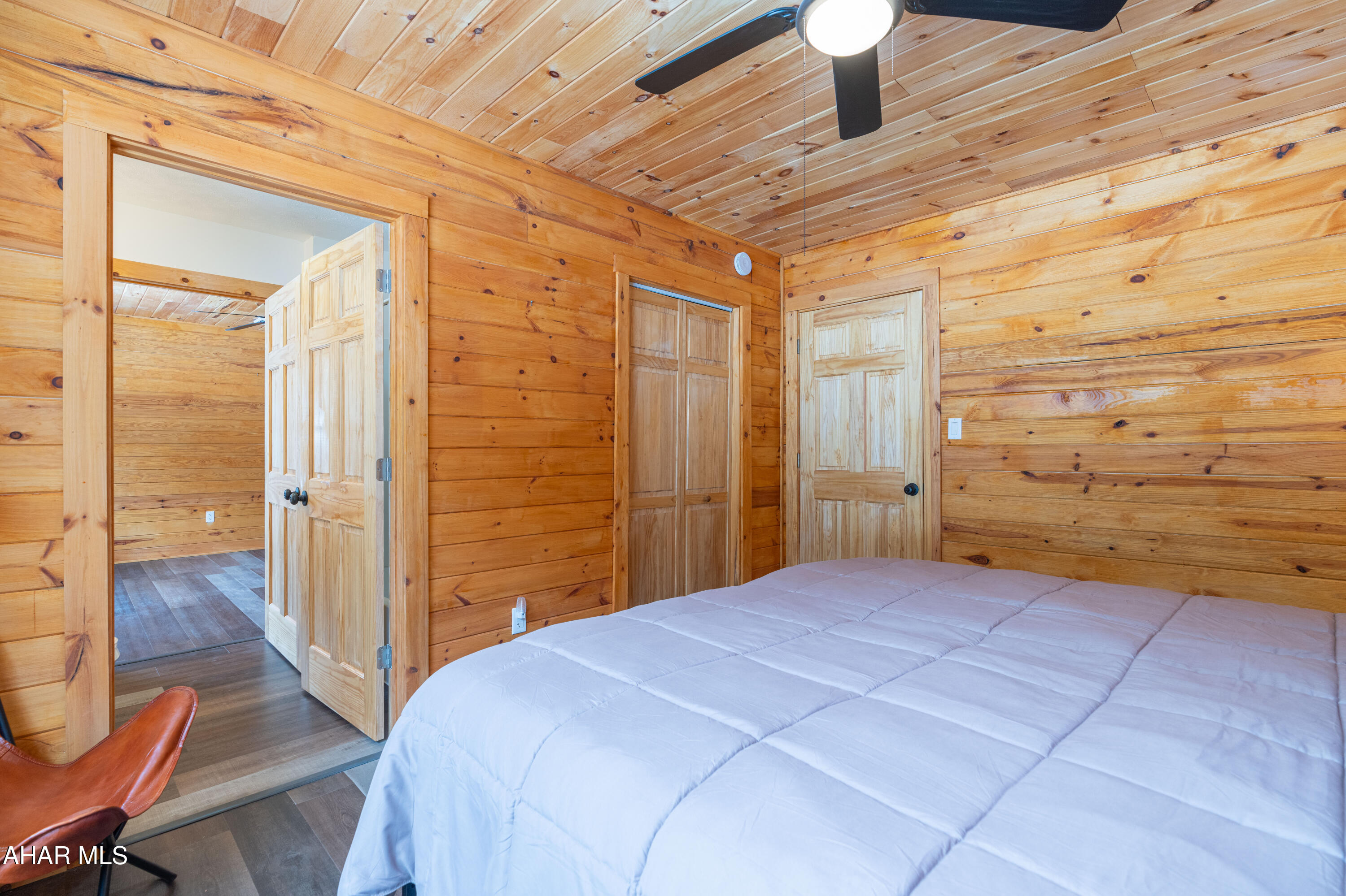 Glendale Yearound - Residential